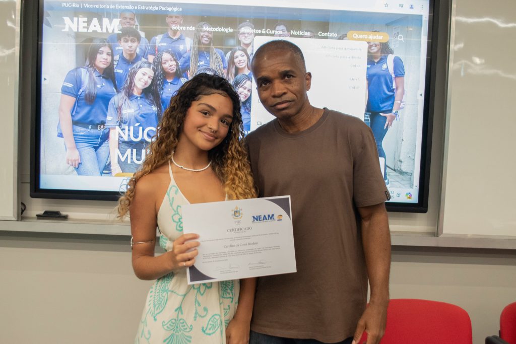 172 Jovens Concluem o Curso de Férias no NEAM PUC-Rio